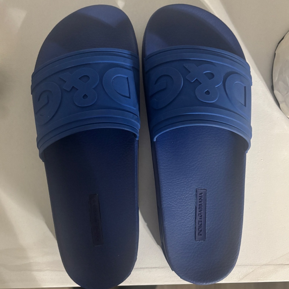 D&G royal blue pool slides